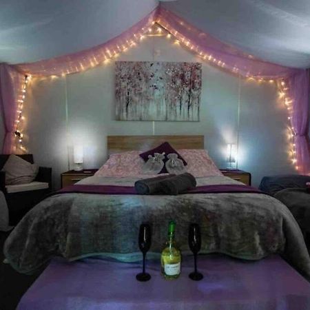 Cosy Woodland Romantic Retreat With Log Fires And Nature Sturry Dış mekan fotoğraf